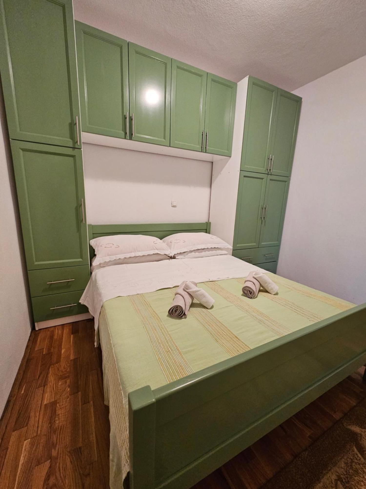 Apartmani Natasa Lokva Rogoznica Bagian luar foto