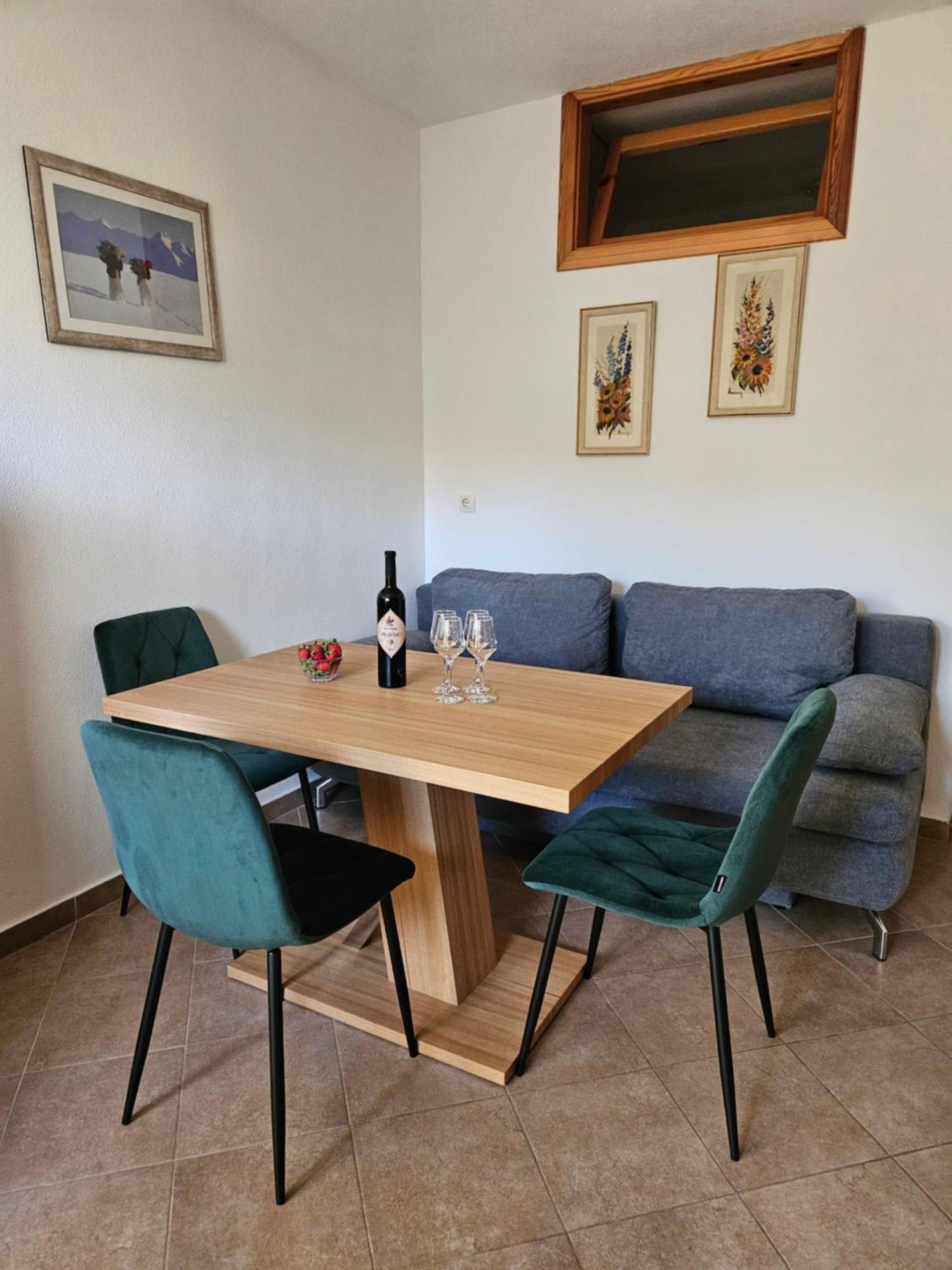 Apartmani Natasa Lokva Rogoznica Bagian luar foto