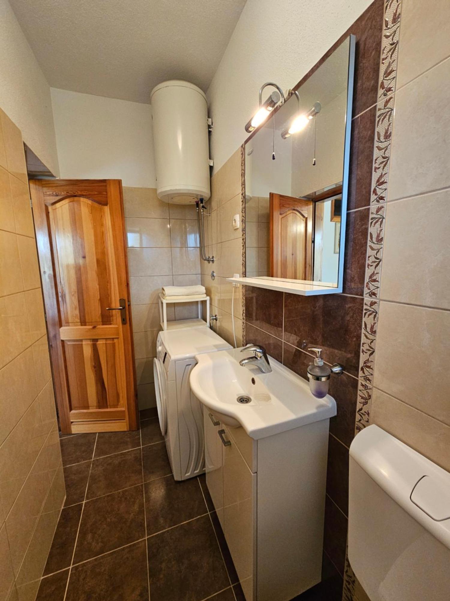 Apartmani Natasa Lokva Rogoznica Bagian luar foto